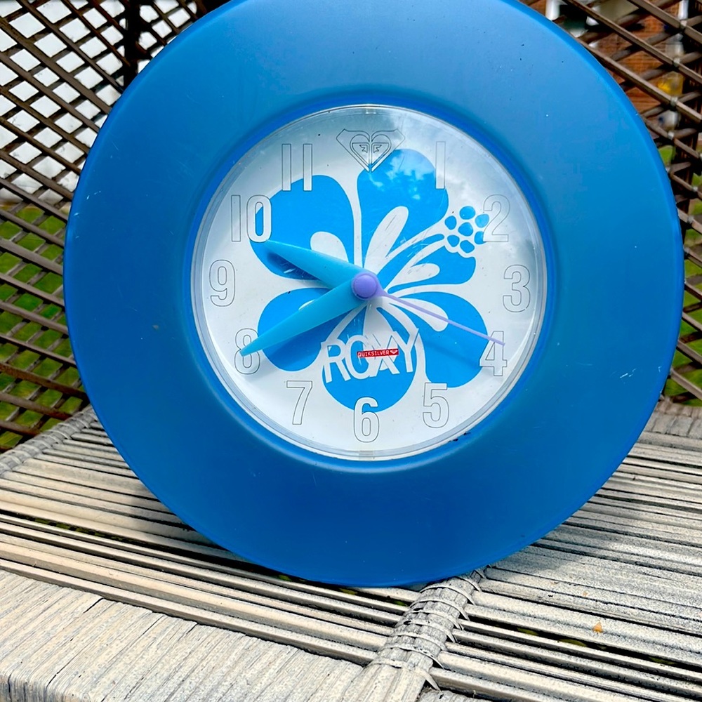COPY - Roxy clock